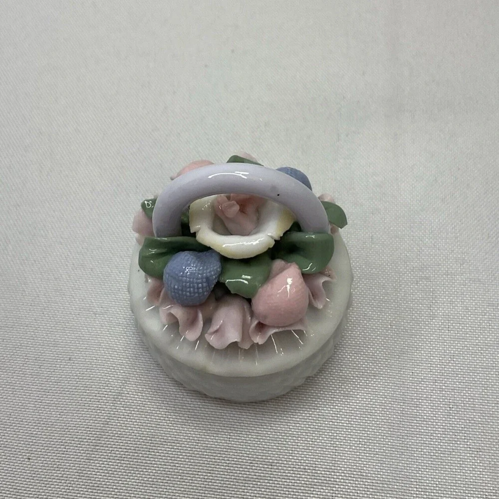 Vintage Capodimonte Porcelain Round Basket W Flowers Vanity Jewelry Trinket Box